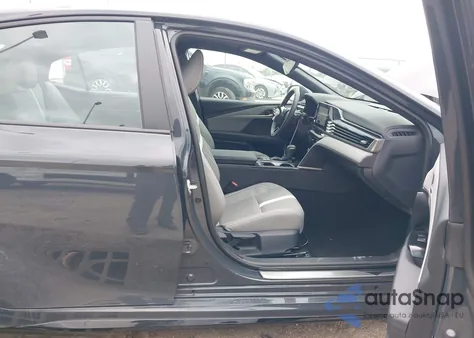 2026 Toyota Camry Se z USA, uszkodzony, nr VIN 4T1DAACK1TU670909